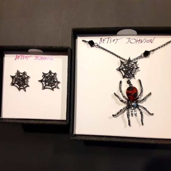 Betsey Johnson Jewelry - 𝅺Betsey Johnson Spider Web Necklace & Earring Set New
